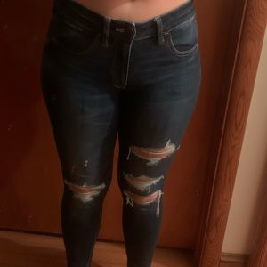 NWOT AE jean with holes